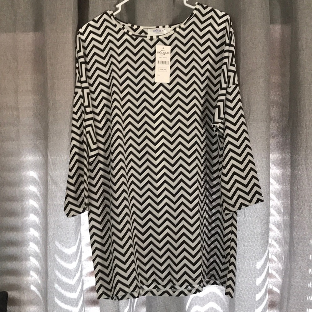 NWT Women’s Dress Size Small